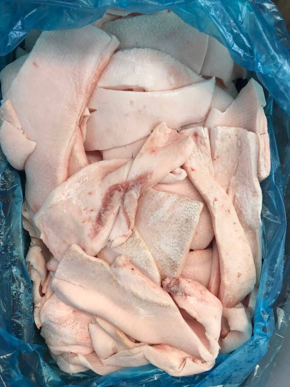 Mỡ heo đông lạnh nhập khẩu | Vifoods chuyên cung cấp xúc xích, pate, Jambon, thịt xông khói, thực phẩm nhập khẩu, thực phẩm giá sỉ, nguyên liệu giá sỉ chất