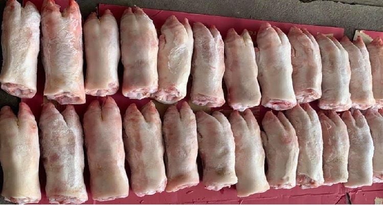 Móng heo trước siêu to, trắng, đẹp